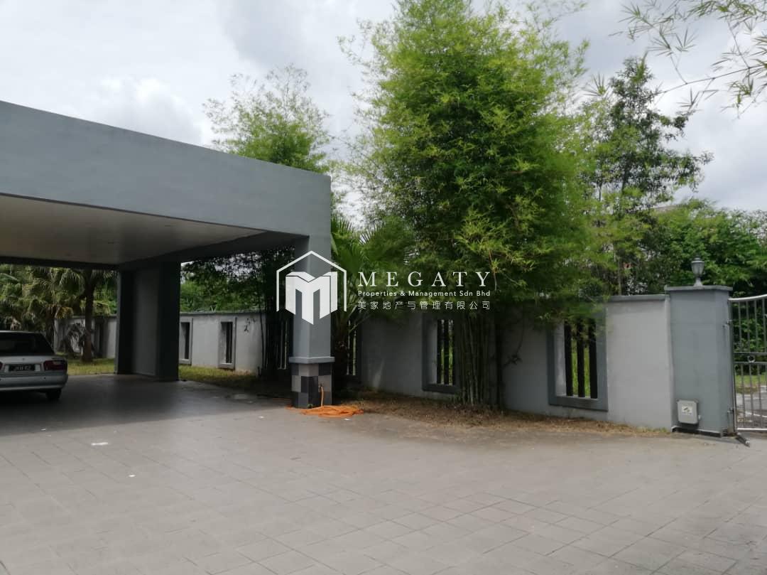 Megaty Property - For Rent/Sale

2.5 Storey Bungalow @ Senai Palm Resort