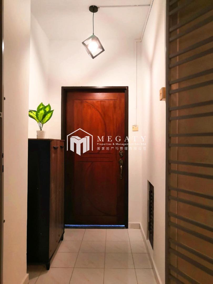 Megaty Property - For Sale/Rent
RENOVATED Seri Mutiara Apartment, Seri Alam (JB) for sale
